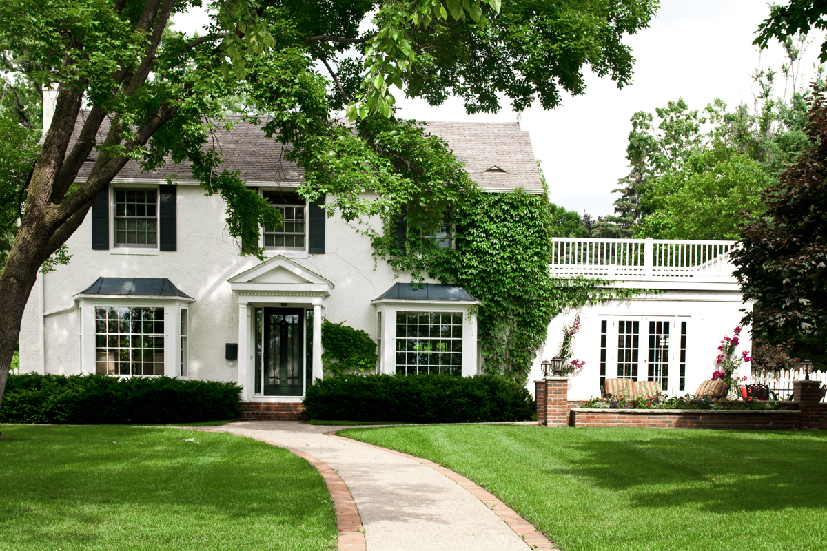 Luxury and Legacy: What High-Achieving Veterans Should Know About Buying in KC