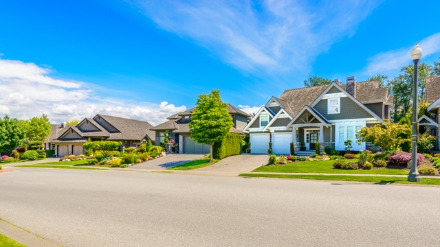 Luxury neighborhood in Blue Springs, Missouri
